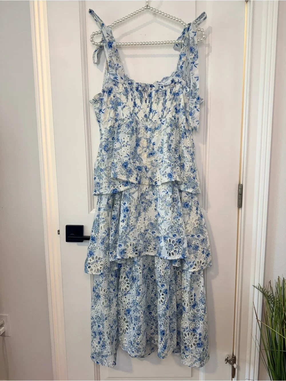 En Saison Claire Floral Print Eyelet MIDI Dress blue and white Large with Slit